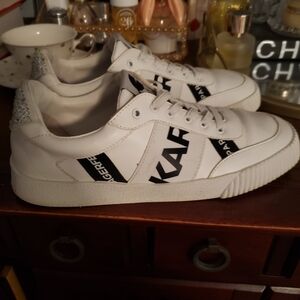Women's sneakers